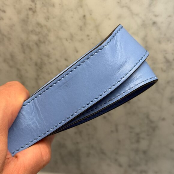 Gucci Sylvie Line Medium Shoulder Bag - Picture 7 of 8